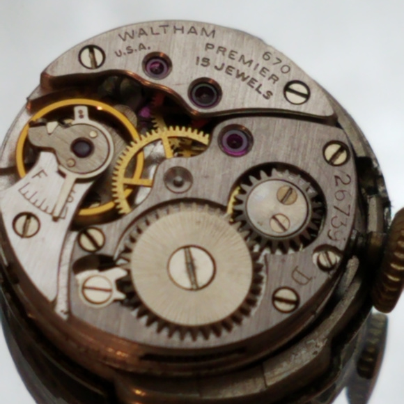 Waltham Premier Wind Up Watch 17 Jewels Gold fill main image 6